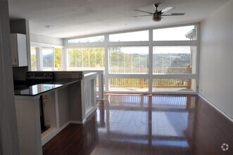 Building Photo - 1008 Clayton Nolen Dr