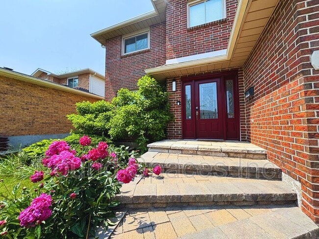 Building Photo - 2463 Overton Dr