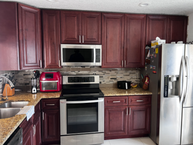 Foto del edificio - 9311 Wedgewood Dr