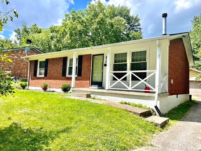 Building Photo - 2121 Larkspur Dr