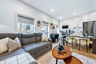 Building Photo - 168 McCaul St