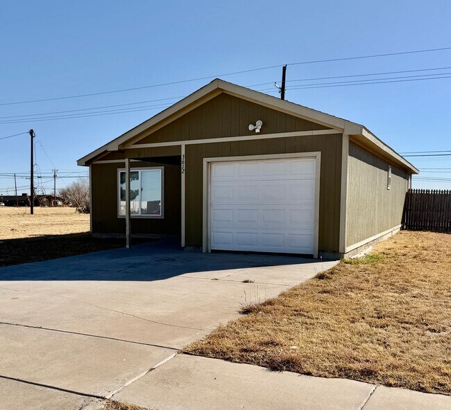 Foto del edificio - Newer Build 3/2/1 on Quiet Street!