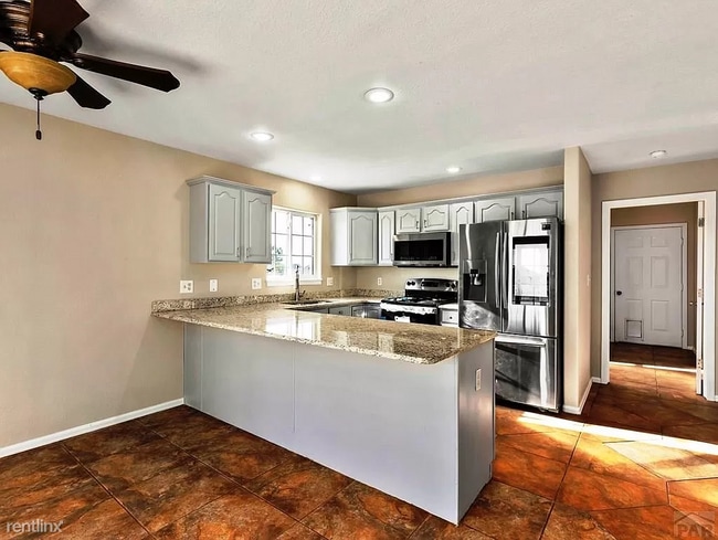 Building Photo - 5 br, 3 bath House - 1181 W Calle Antigua