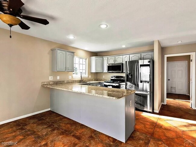 Foto del edificio - 5 br, 3 bath House - 1181 W Calle Antigua