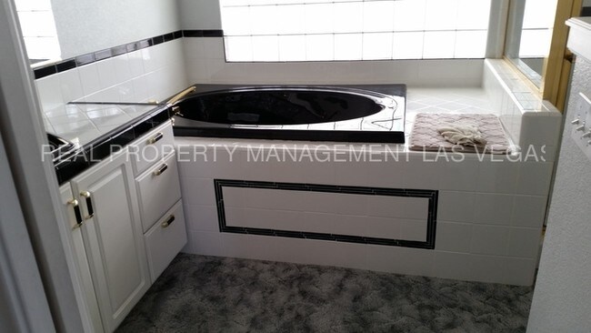 Foto del edificio - 736 Kiel St