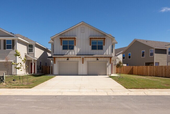 Foto del edificio - $1000 Deposit Move in Special !!!  Brand N...