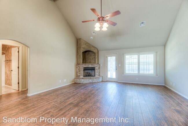 Building Photo - 3 br, 2 bath House - 301 East Wichita Street