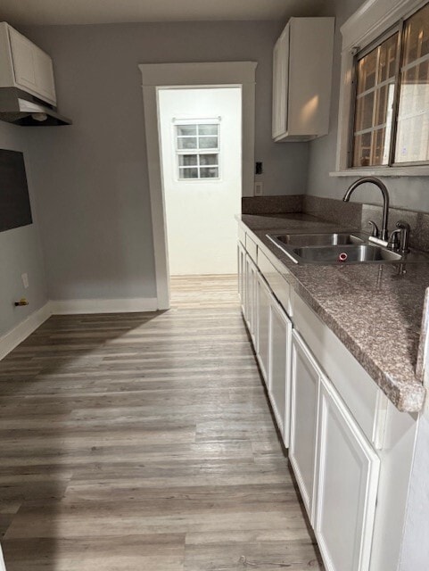 Building Photo - 636 W 75th St