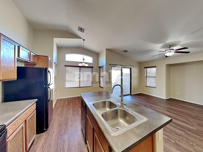 Foto del edificio - 2472 W Cool Water Way