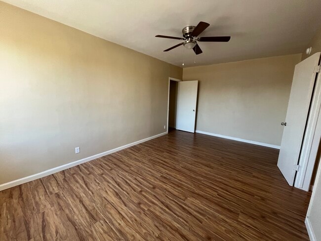 Building Photo - 6939 Hazeltine Ave