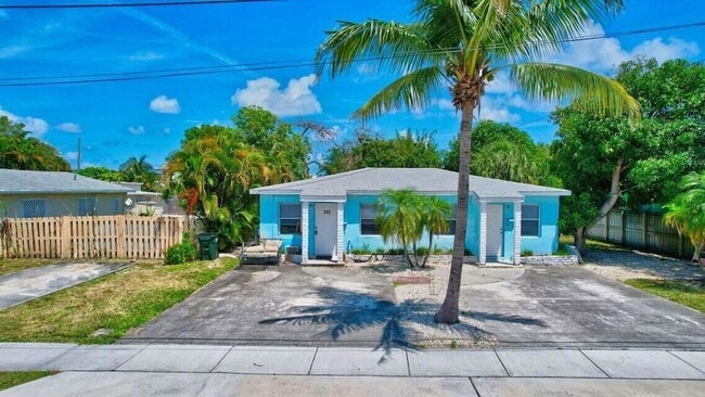 Photo - 327 SE 3rd Ave House
