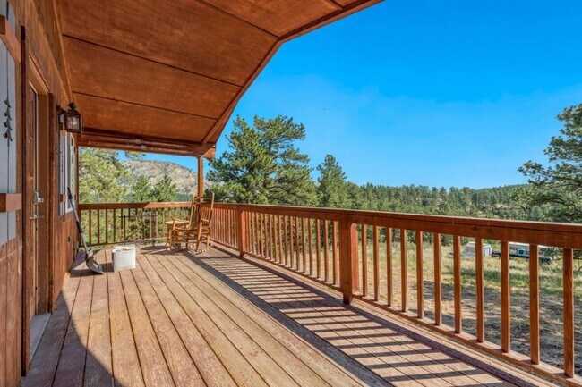 Building Photo - 1001 Snowtop Dr.