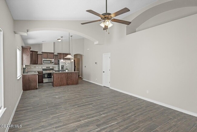 Foto del edificio - 14349 Tobe Davis Dr