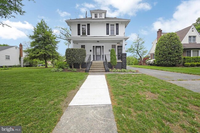 Building Photo - 202 S Lincoln Ave