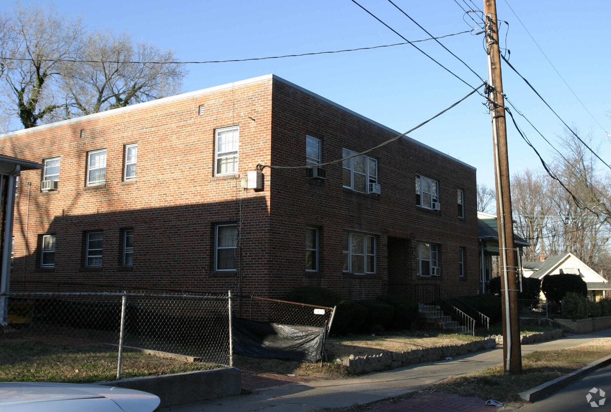 Building Photo - 3236 Minnesota Ave SE