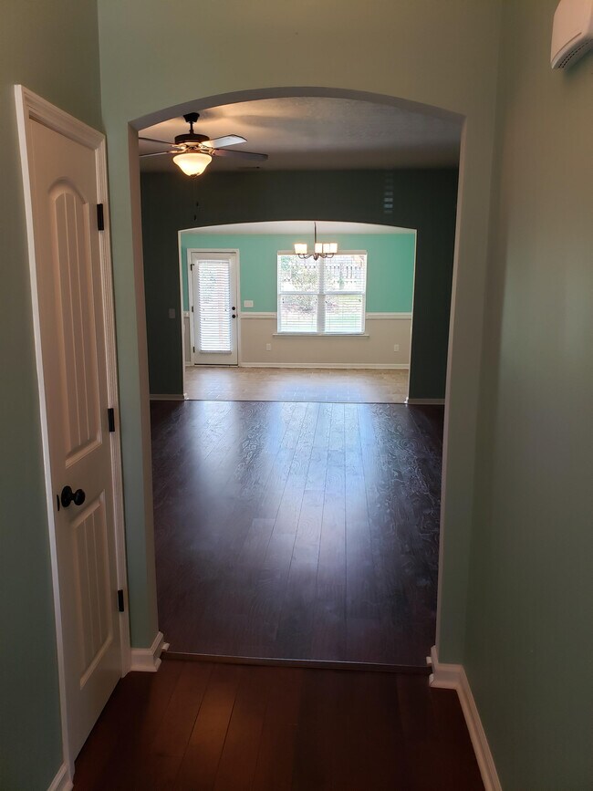 Foto del edificio - 3237 Alexandria Dr