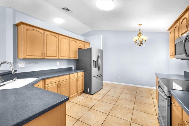 Foto del edificio - 17002 NW 10th St