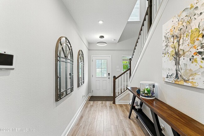 Foto del edificio - 105 Meadow Creek Dr