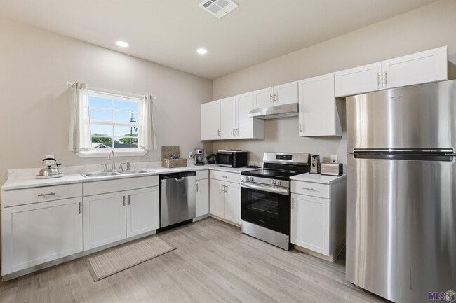 Building Photo - 1406 Bonvillain St