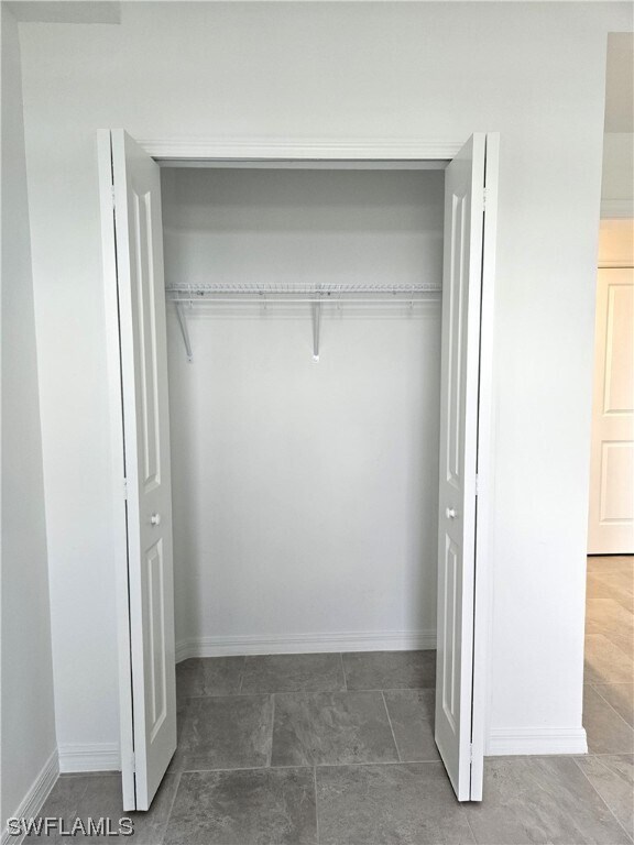 Building Photo - 5722 Oakmont Ct