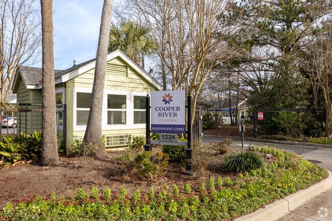 Entrada comunitaria - Cooper River Villages