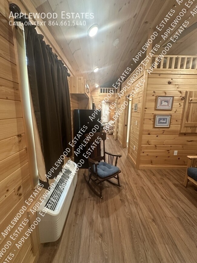 Foto del edificio - 266 Broadview Dr