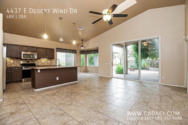 Foto del edificio - 4437 E Desert Wind Dr.