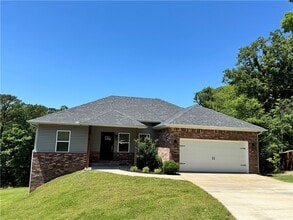Building Photo - 4 Kemble Cir
