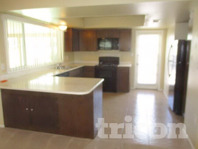 Building Photo - 4150 W Frier Dr