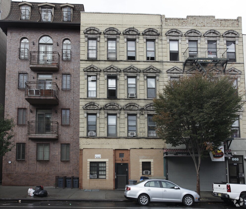 Foto principal - 870 Bedford Ave