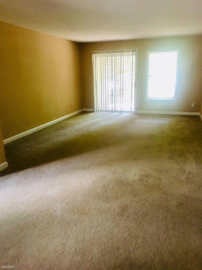 Building Photo - 2 br, 2 bath House - Avery Close Condominiums