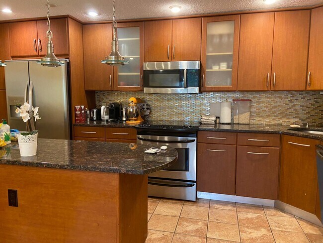 Building Photo - 50 Green St