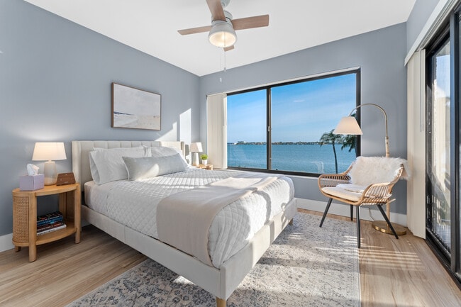 Building Photo - 6287 Bahia del Mar Cir
