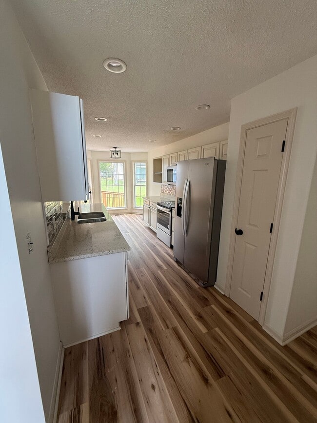 Building Photo - 103 Pinebark Ln