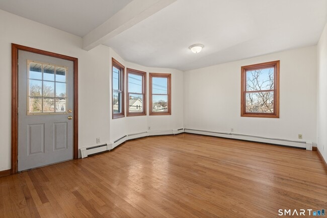 Building Photo - 275 Jennings Rd