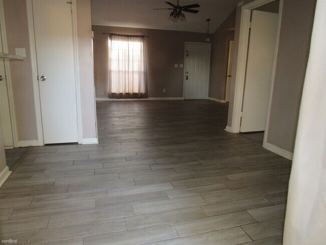 Building Photo - 3 br, 2 bath House - 120 Oakline Drive