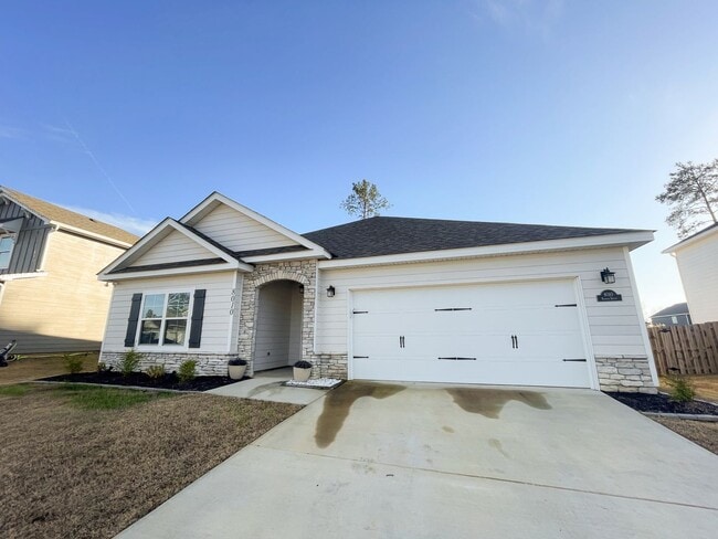 Foto del edificio - 8010 Barton Dr