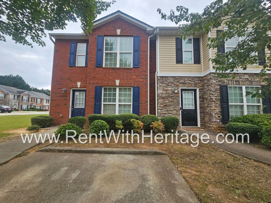 Primary Photo - GORGEOUS 3 BEDROOM - 2 BATH CONDO / END UN...