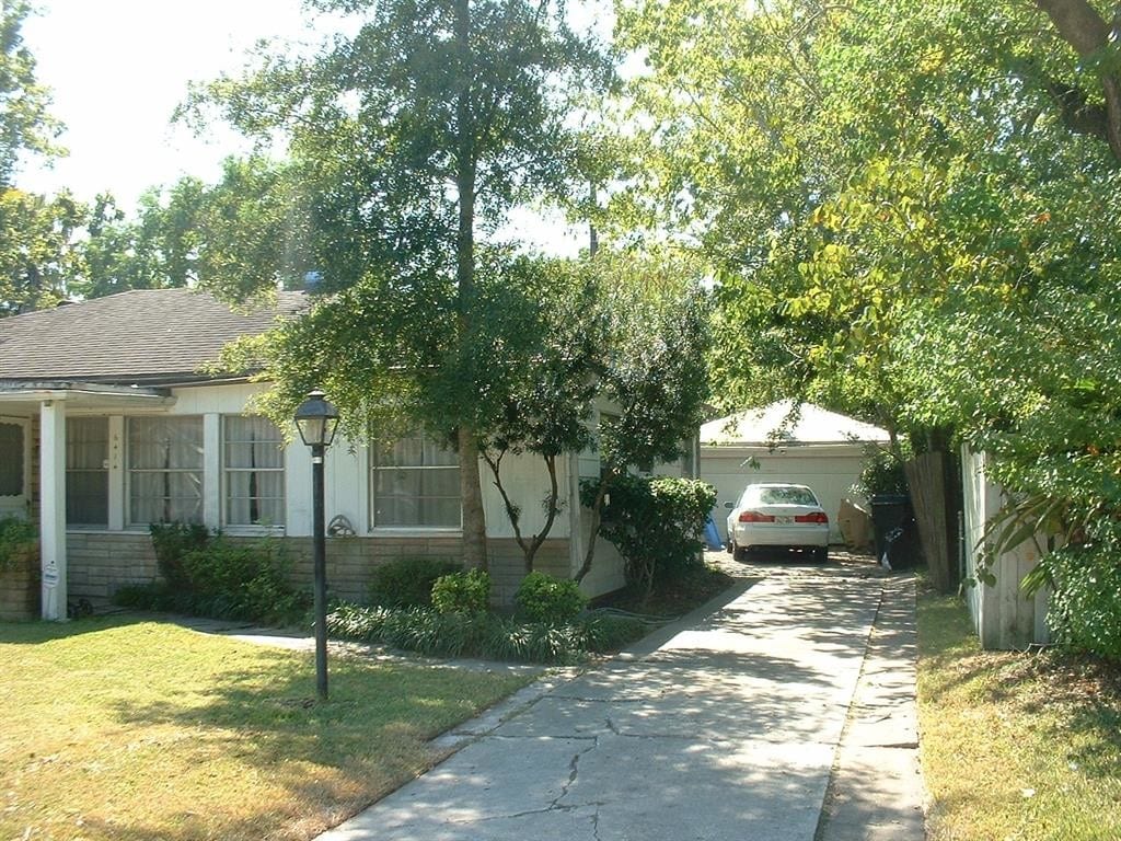 Primary Photo - 6414 Pinehurst Dr