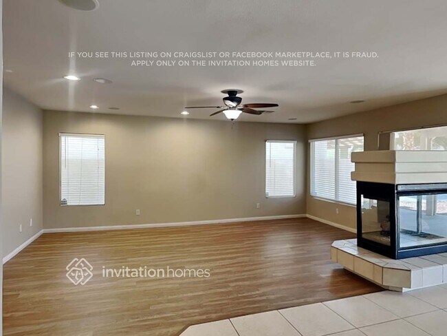 Foto del edificio - 494 Fiddlehead Ave