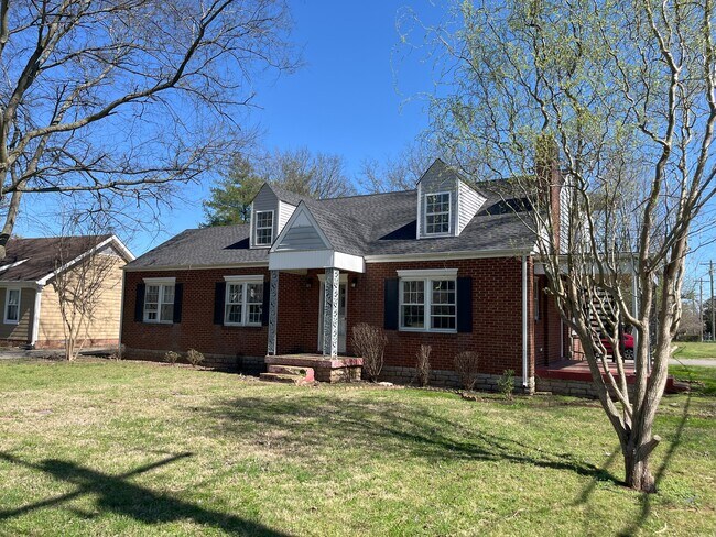 Foto del edificio - 502 Kingwood Dr