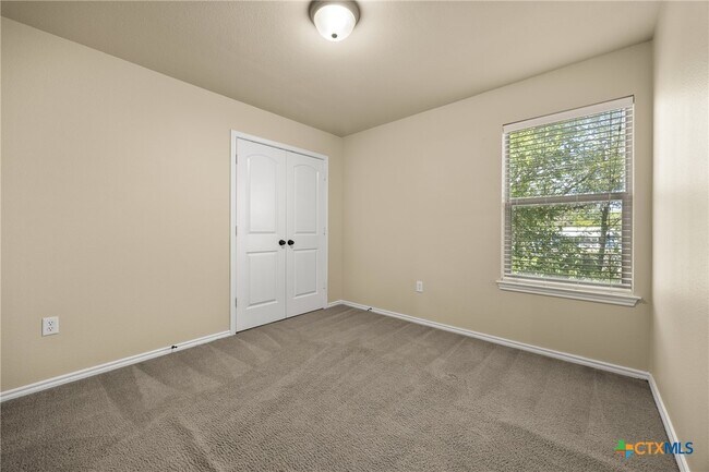 Foto del edificio - 1011 Brown Rock Dr