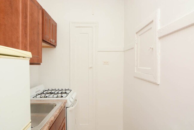 Foto del edificio - 2536 N Sawyer Ave