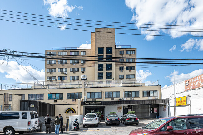 Foto del edificio - Flushing Tower Condo