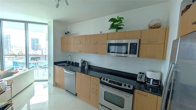 Foto del edificio - 350 S Miami Ave