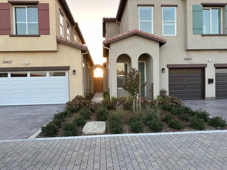 Foto principal - 31909 St Joseph Ln