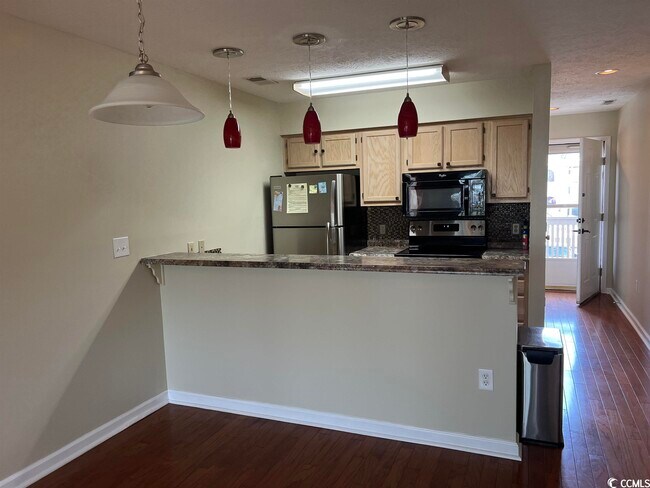 Building Photo - 4270 Pinehurst Cir