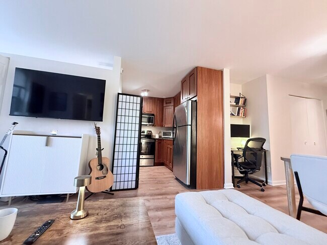 Foto del edificio - 3033 N Sheridan Rd