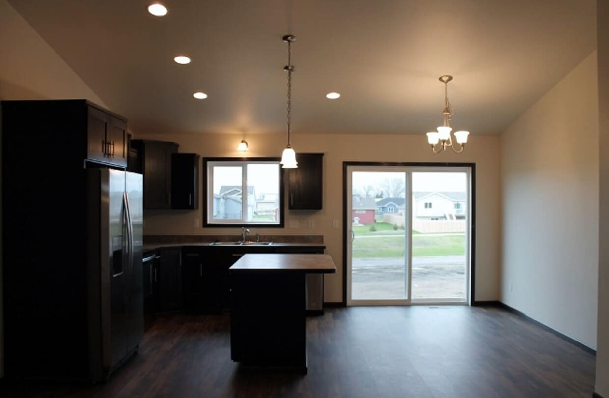 Building Photo - 3 Bed 2 Bath Single Family Home