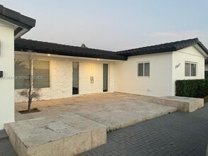 Building Photo - 2837 SW 126th Ave